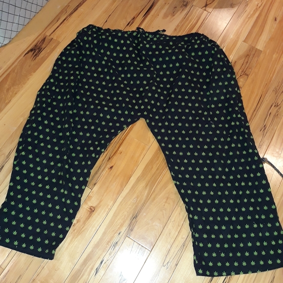 Clothes - Picture 4 of 16